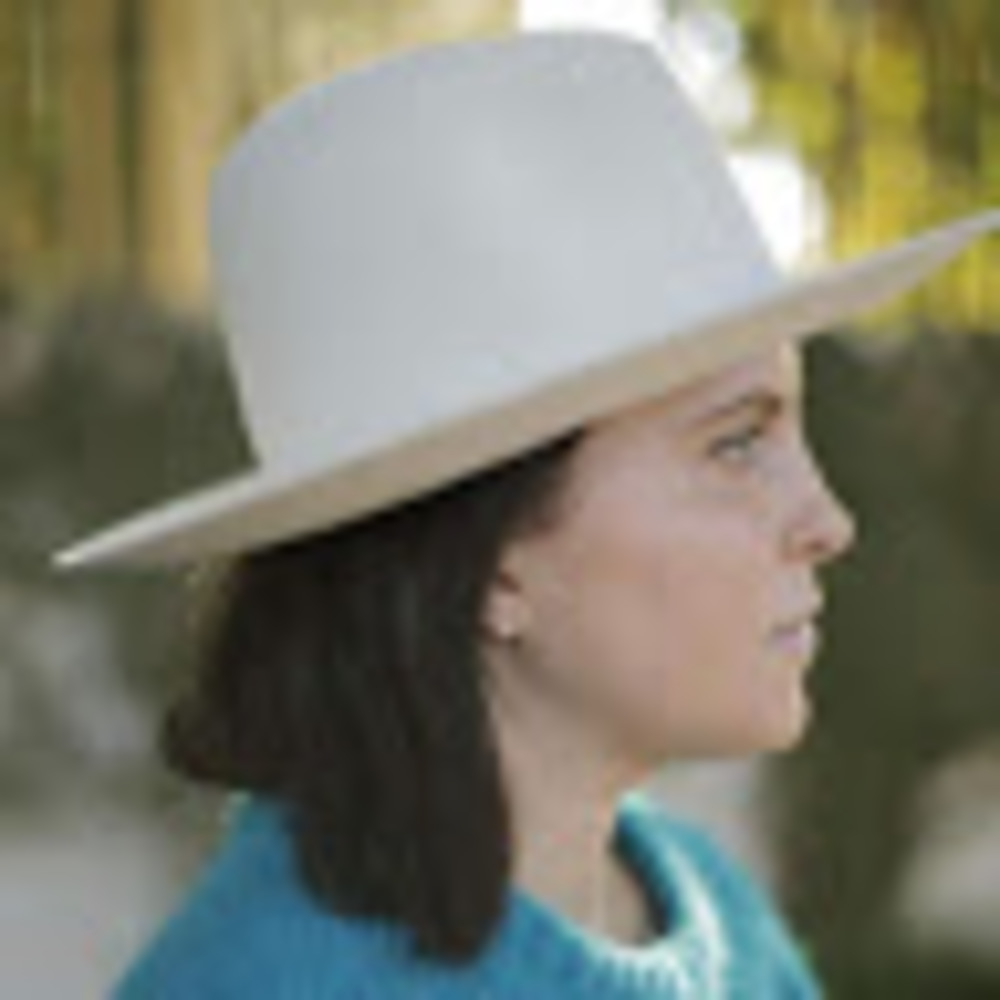 Meet your Posher, Andrea